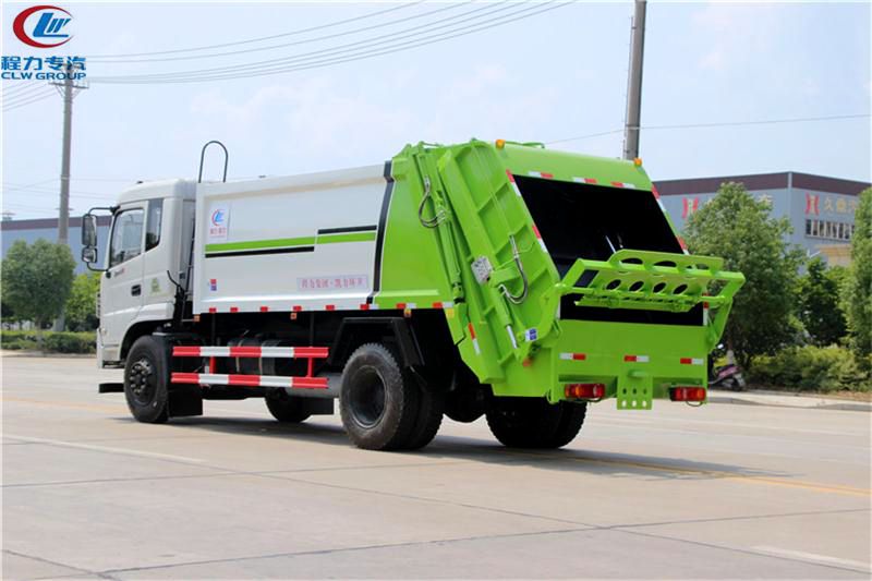 12方東風(fēng)專(zhuān)底壓縮垃圾車(chē)