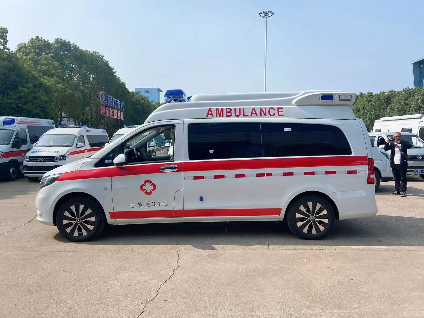 奔馳威霆負壓救護車