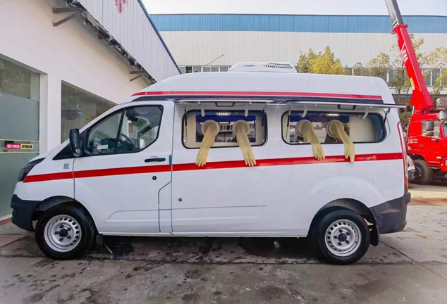 江鈴福特V362醫療檢測采樣車-三窗口