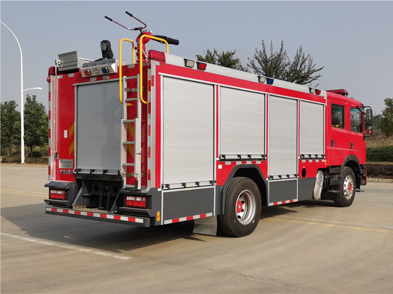 東風D9 7噸水罐消防車