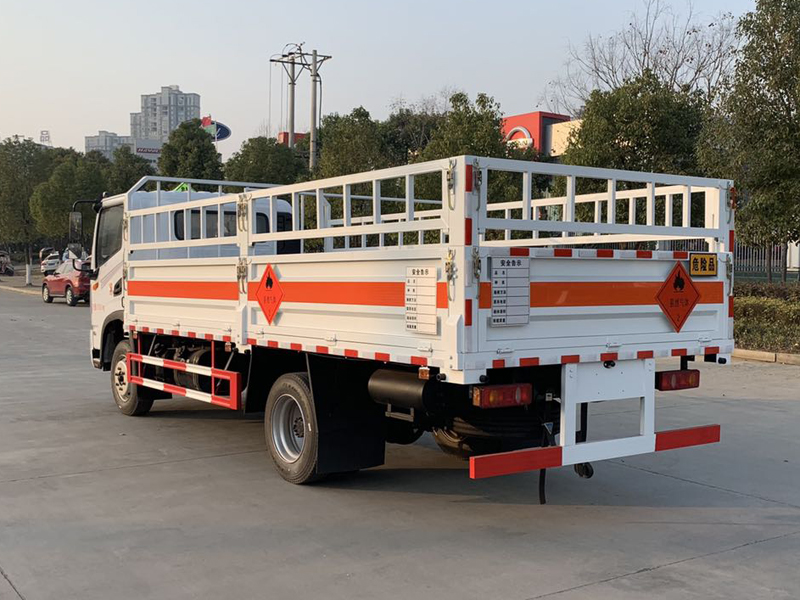 東風華神5.2米T3氣瓶運輸車