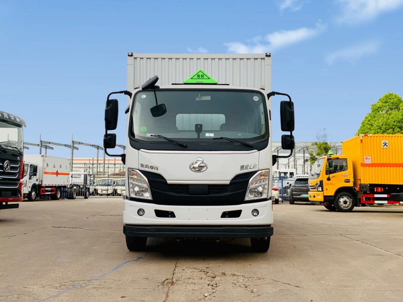 東風柳汽5.2米易燃氣體廂式運輸車