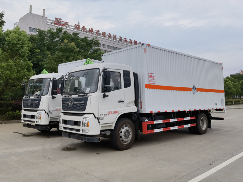 東風(fēng)天錦雜項危險物品廂式運(yùn)輸車