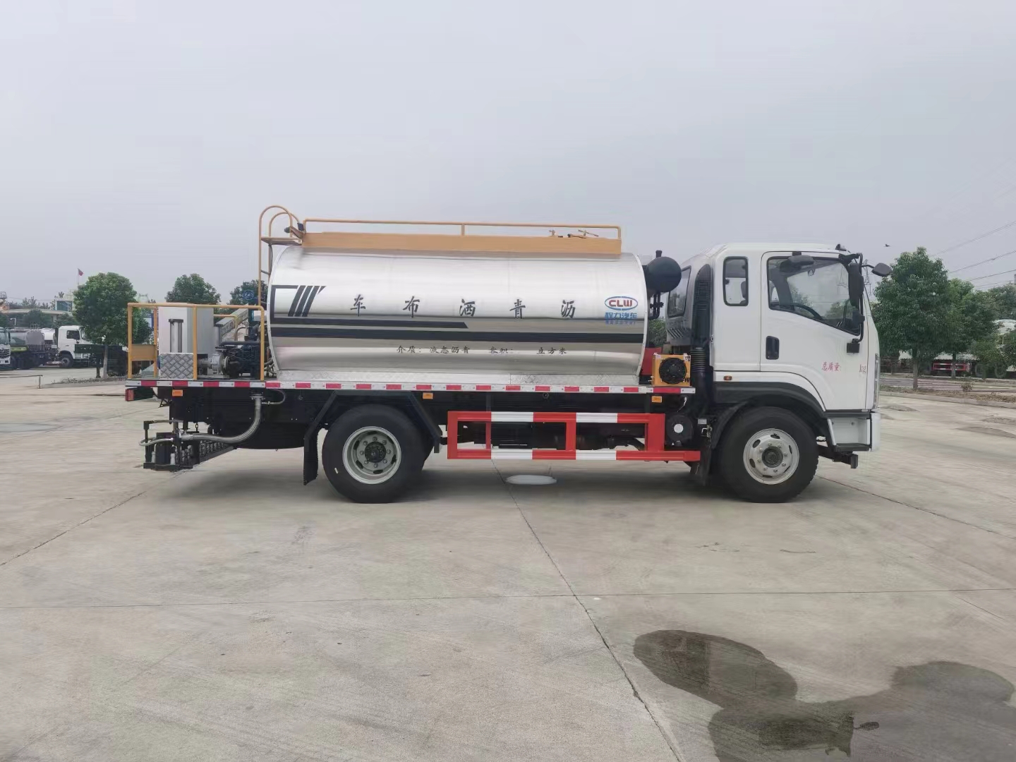 黃牌 陜汽軒德X9瀝青灑布車