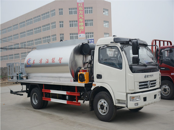 6立方乳化瀝青專用款灑布車